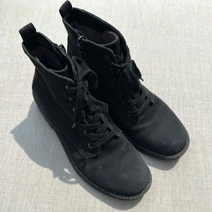 Lifestride Kunis canvas boots